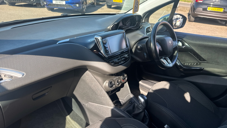 Peugeot 208 1.2 PureTech Allure Premium 5dr Petrol Hatchback